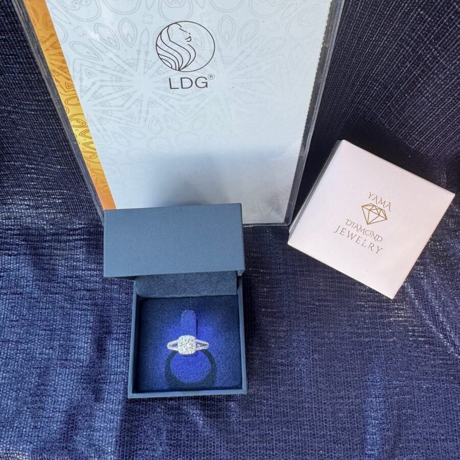 cushion diamond ring. double pava. diamond in  beautiful square design (E Color VVS2 Clarity) round cut. 1.50 carat. Inlaid with halo - Image 8