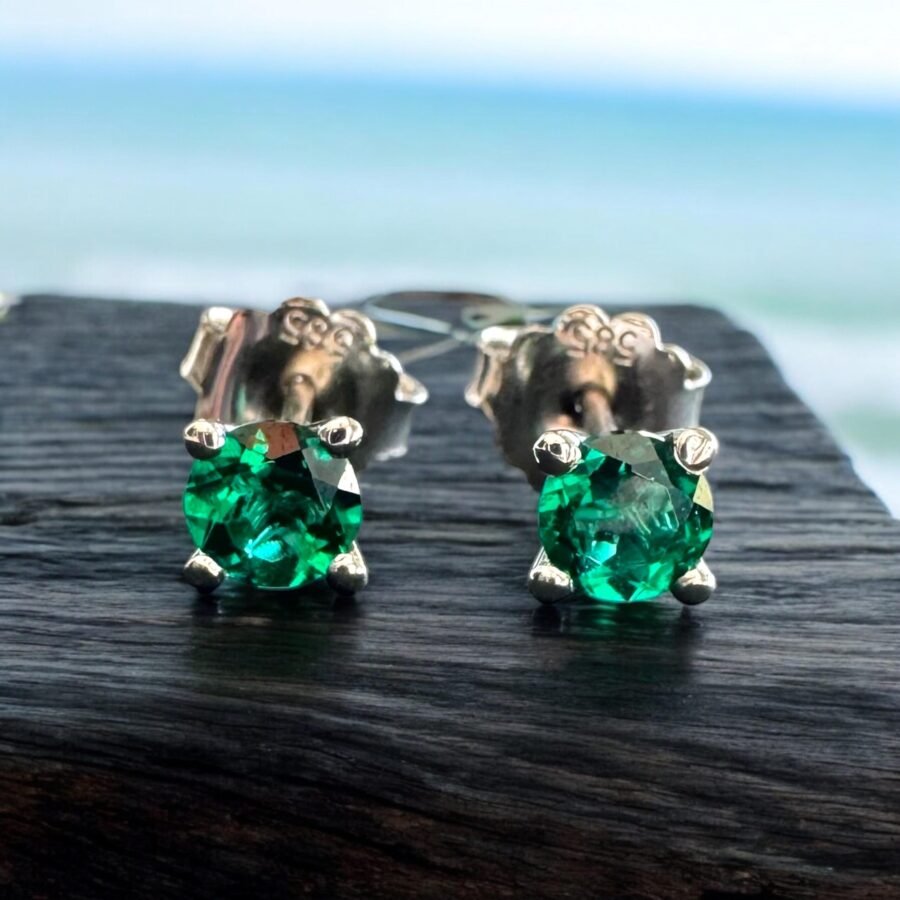 14k. gold emerald earrings.Martini style attached earrings, lab grown emerald.special emerald earrings.0.60 carat. - Image 10