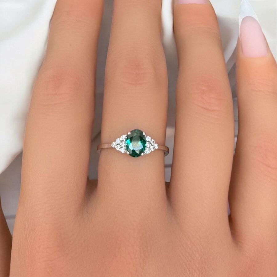 classic oval cut emerald.Emerald ring / 14 carat  ring with diamonds all around / Emerald ring in gold (D Color VVS1 Clarity) - Image 2