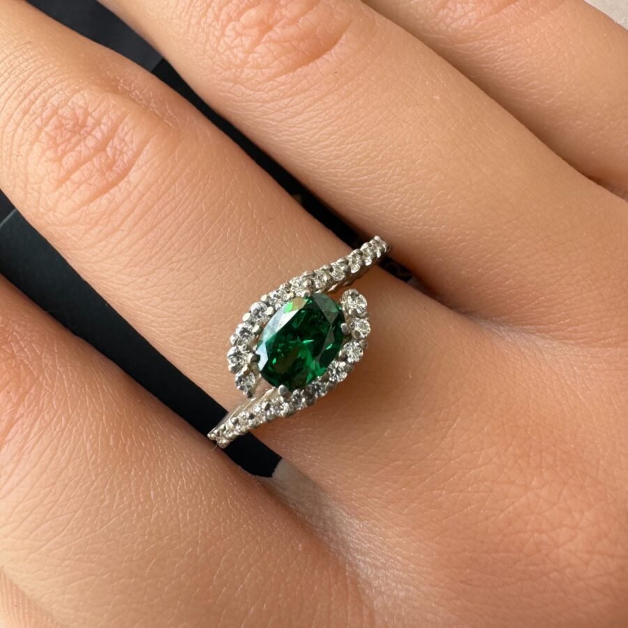 Emerald ring gold.classic oval cut emerald.Emerald ring / 14 carat  ring with diamonds all around /  (D Color VVS1 Clarity) - Image 5