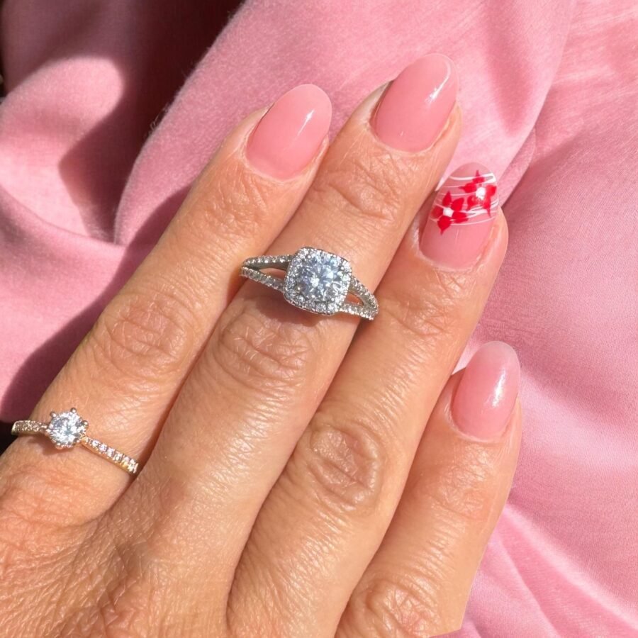 cushion diamond ring. double pava. diamond in  beautiful square design (E Color VVS2 Clarity) round cut. 1.50 carat. Inlaid with halo - Image 2