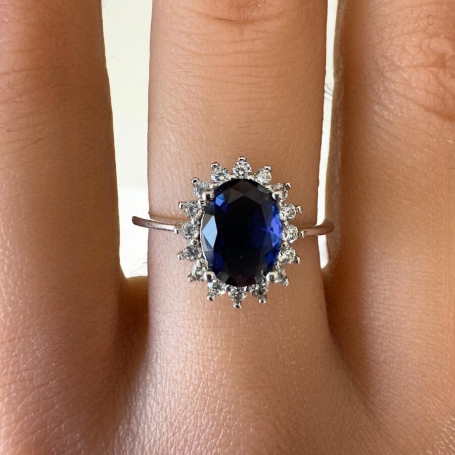 Vintage blue sapphire engagement ring, 0,48 carat 14k white gold oval cut,inlaid with natural diamonds.Diana ring. - Image 5