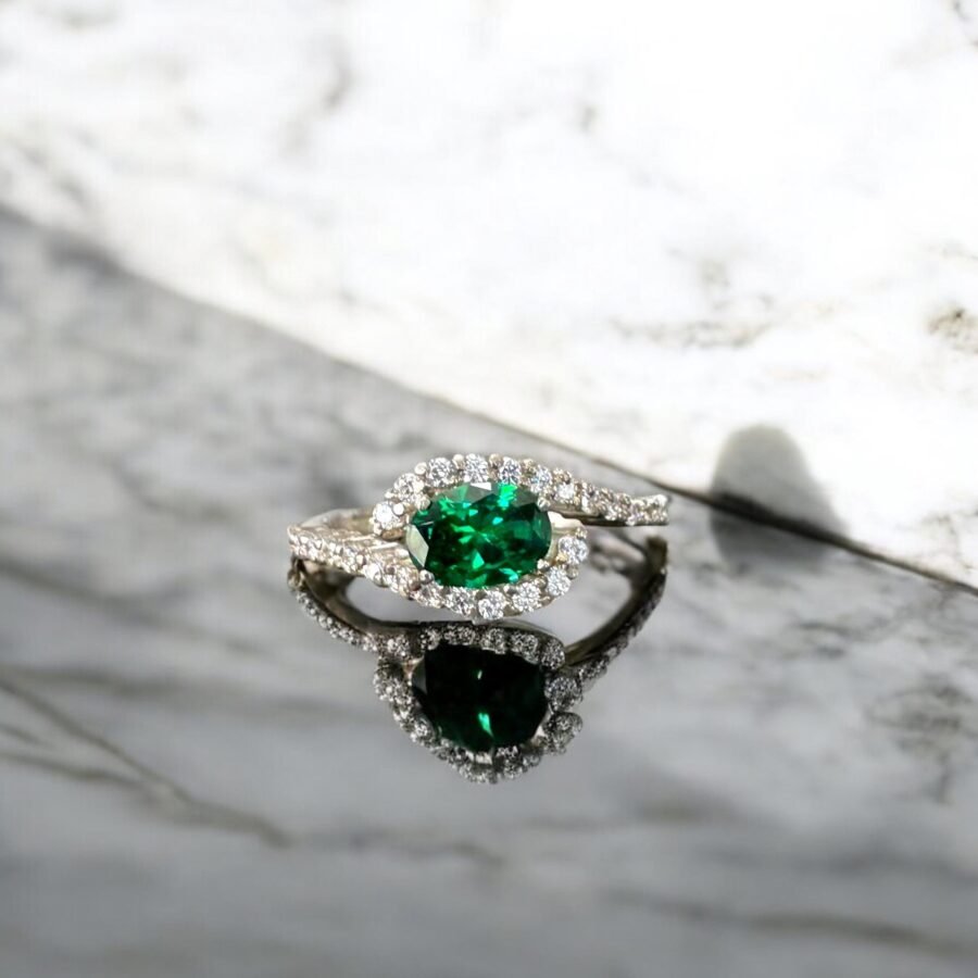 Emerald ring gold.classic oval cut emerald.Emerald ring / 14 carat  ring with diamonds all around /  (D Color VVS1 Clarity) - Image 4