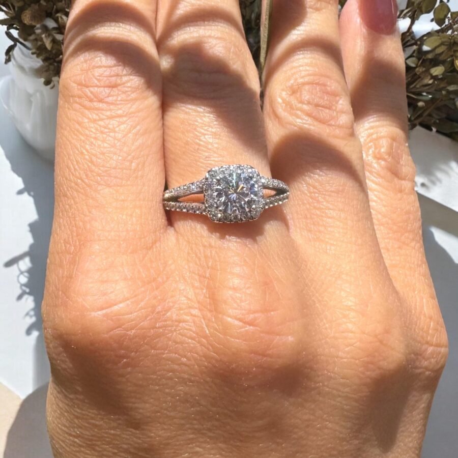 cushion diamond ring. double pava. diamond in  beautiful square design (E Color VVS2 Clarity) round cut. 1.50 carat. Inlaid with halo - Image 3
