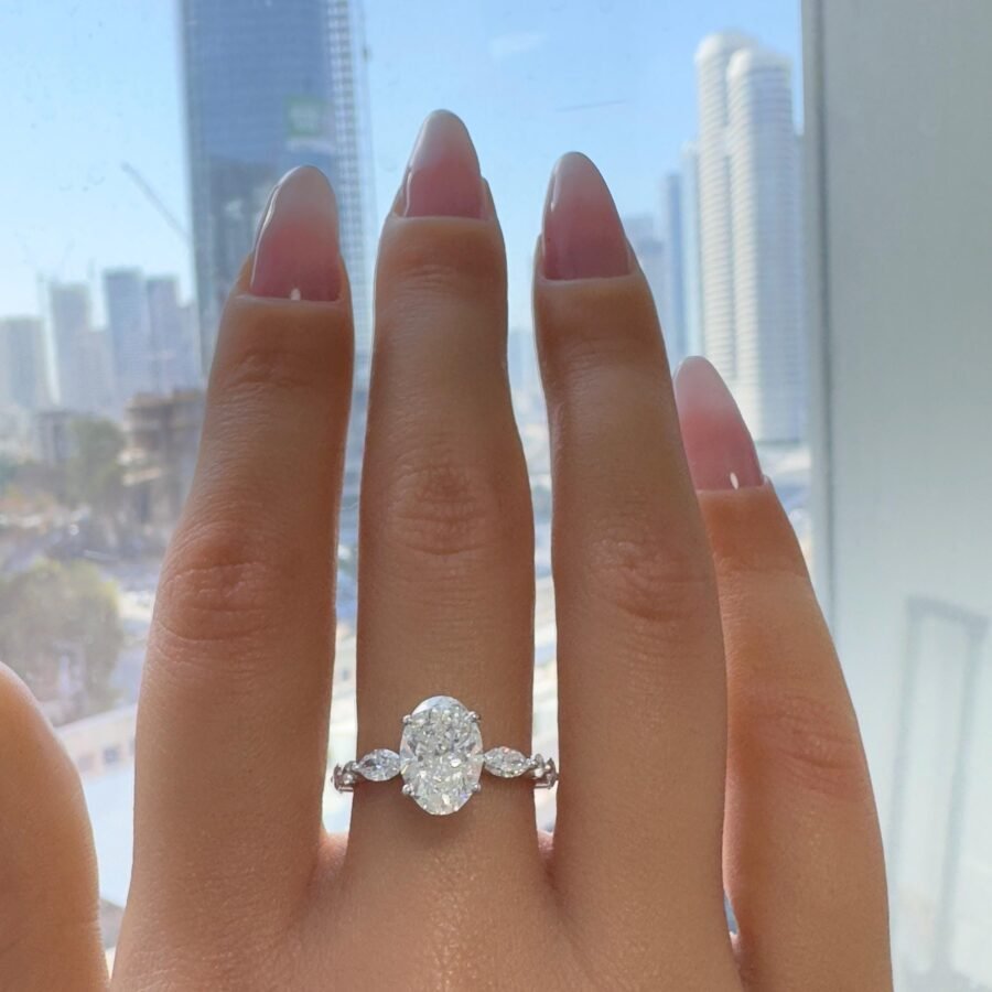 2 CARAT E VS1 IGI Vintage Oval Ring with Marquise side stones 2.40 carat total lab grown diamond. Engagement ring, unique ring. - Image 5